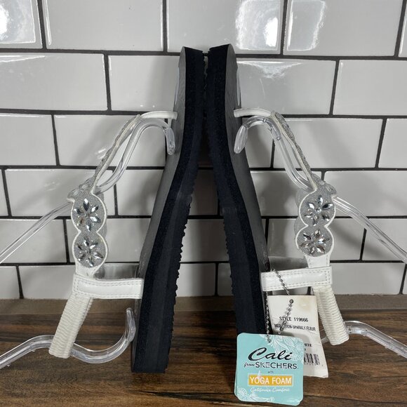 Skechers Meditation Sparkly Fleur Womens 8 Shoes White T-Strap Thong Sandals NEW - Picture 6 of 13